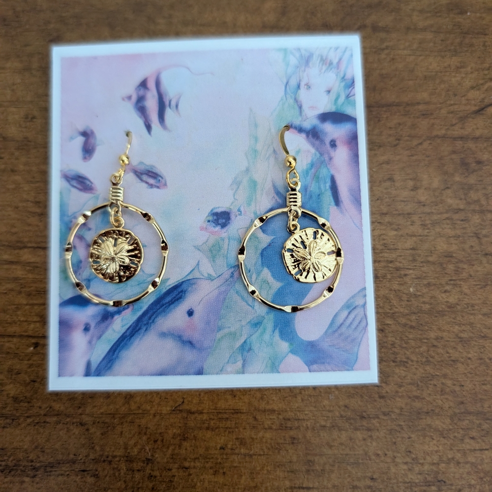 NEW Gold Tone Hoop Earrings Sand Dollar Center.